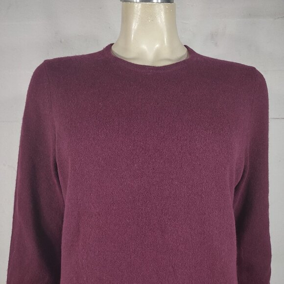 L.L. Bean burgundy red 100% Cashmere crew neck pullover sweater ladies Medium - Picture 2 of 8